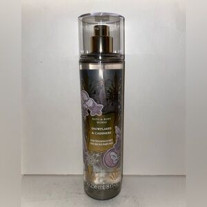 Bath & Body Works Snowflakes & Cashmere Fine Fragrance Mist 8oz New